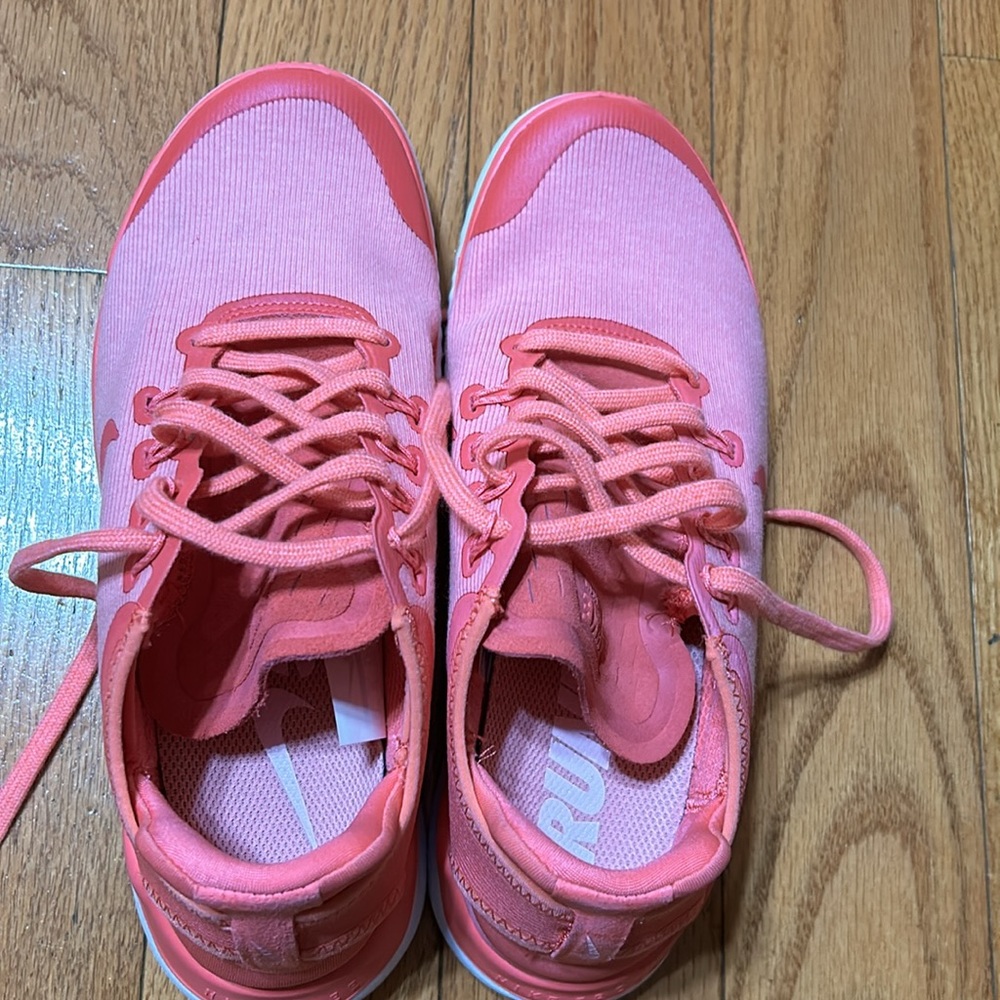 Brand New Nike Free RN Running Sneakers, Coral Pink, Women’s Size 8, AH5208-800